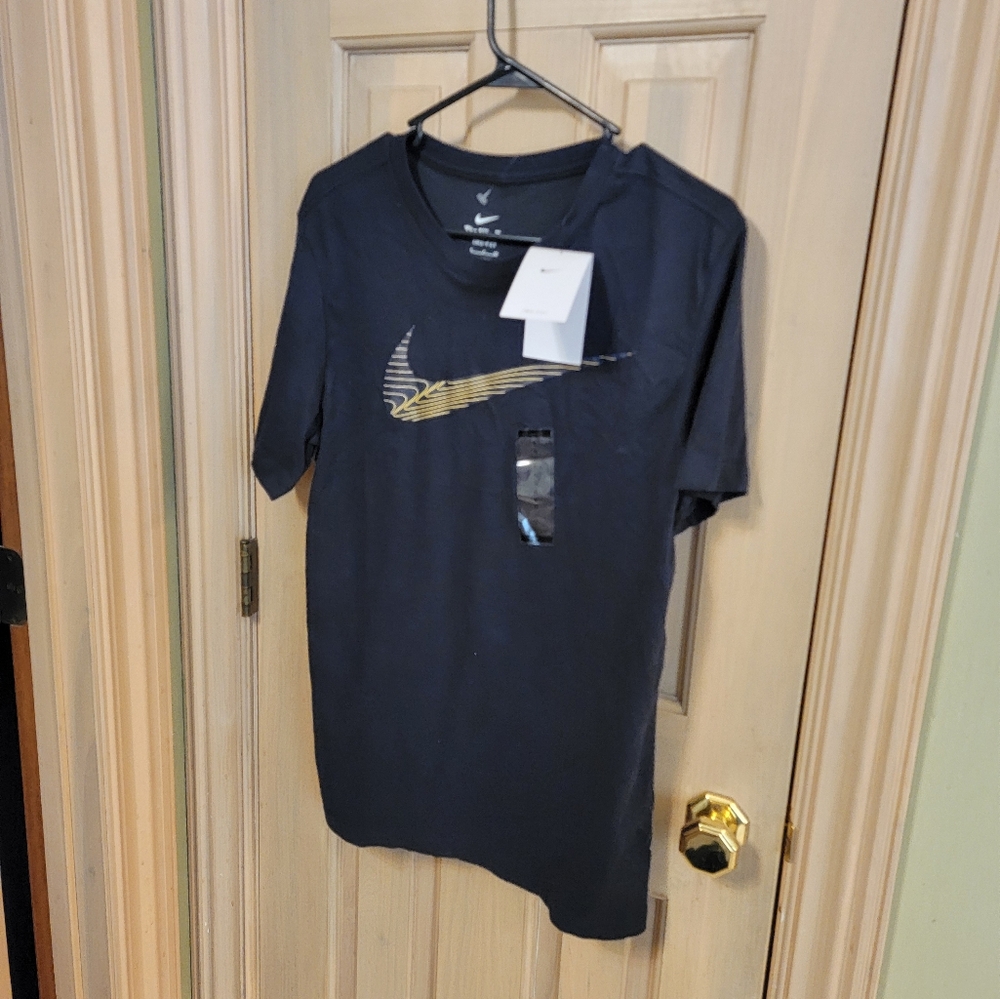 Mens sz S NWT Nike Black T-Shirt with Gold Accents Dri Fit Training